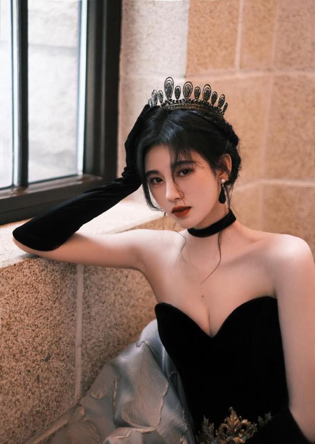 Tiểu sử của nữ diễn viên Cúc Tịnh Y