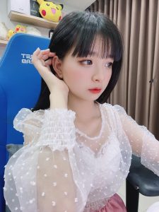 Mèo 2k4 là một trong những nữ streamer nổi tiếng hàng đầu