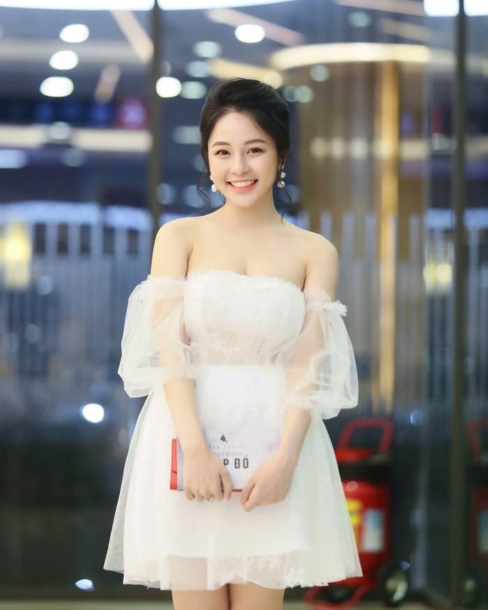Trâm Anh bị lộ clip nóng gây xôn xao mạng xã hội